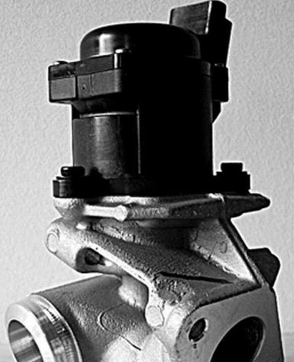 Gebruikte Egr klep Peugeot - 1.6 HDI 16V Gebruikte Egr klep Peugeot - 1.6 HDI 16V