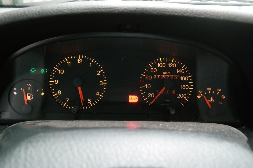 PEUGEOT 405