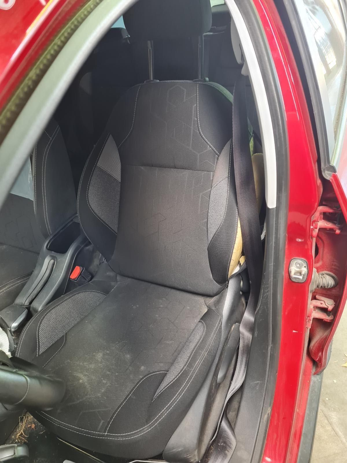 PEUGEOT 2008 cross over