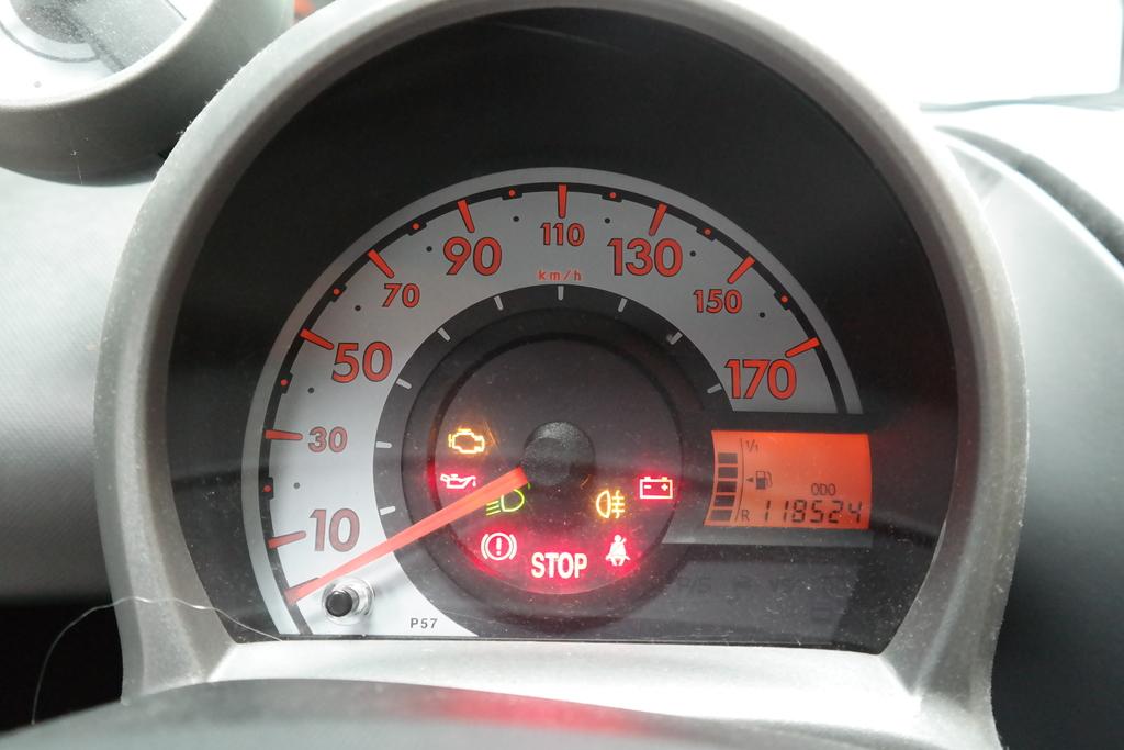 PEUGEOT 107