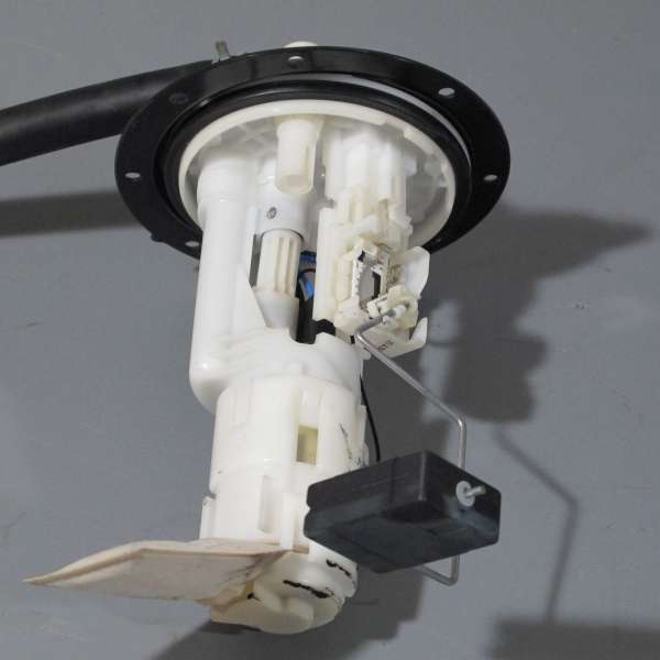 B 1.0 12V 3 CIL.1KR-FE/ 51KW/ POMP IN TANK/ ZIE.23210-B1010