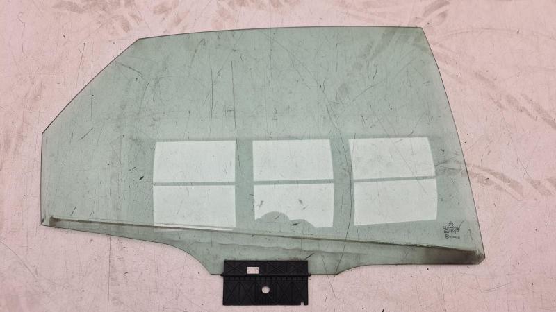SEDAN/ GROEN/ +GELAAGD/ ZIE.9204G6 9204K5