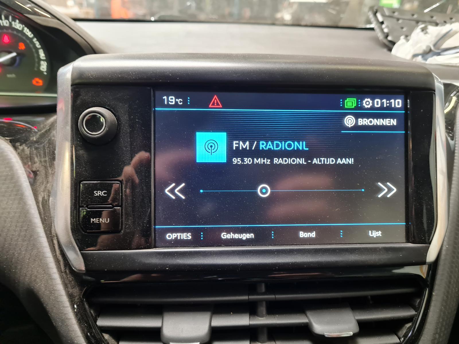 PEUGEOT 2008 cross over