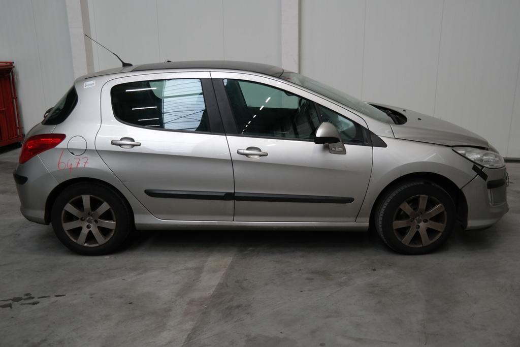 PEUGEOT 308 SEDAN