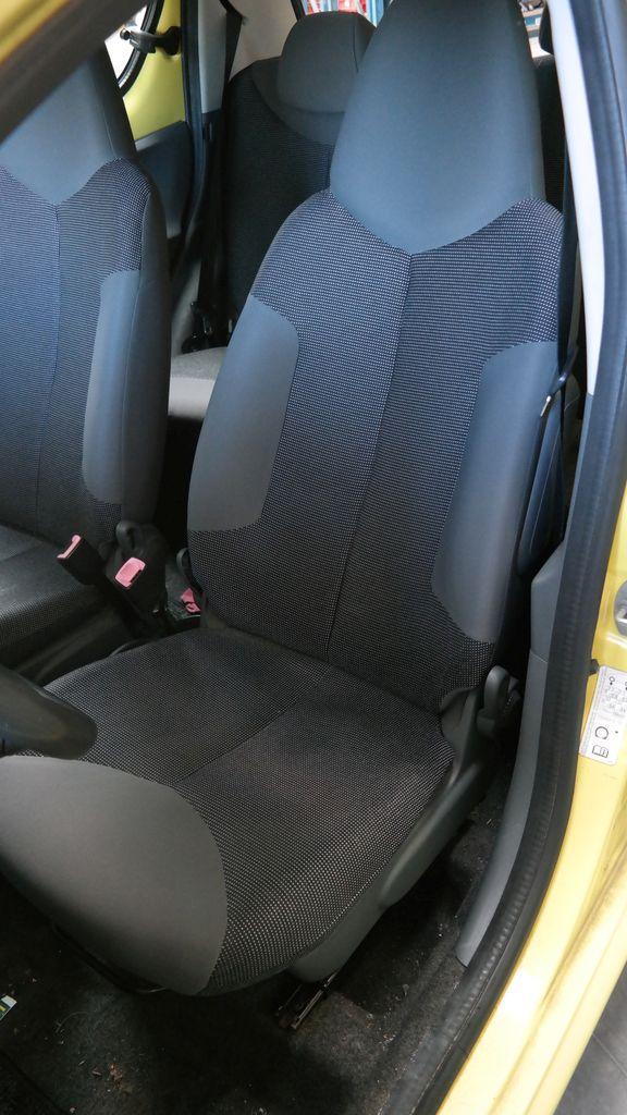 PEUGEOT 107 sedan