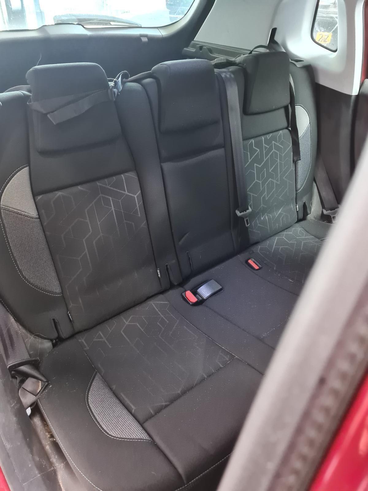 PEUGEOT 2008 cross over