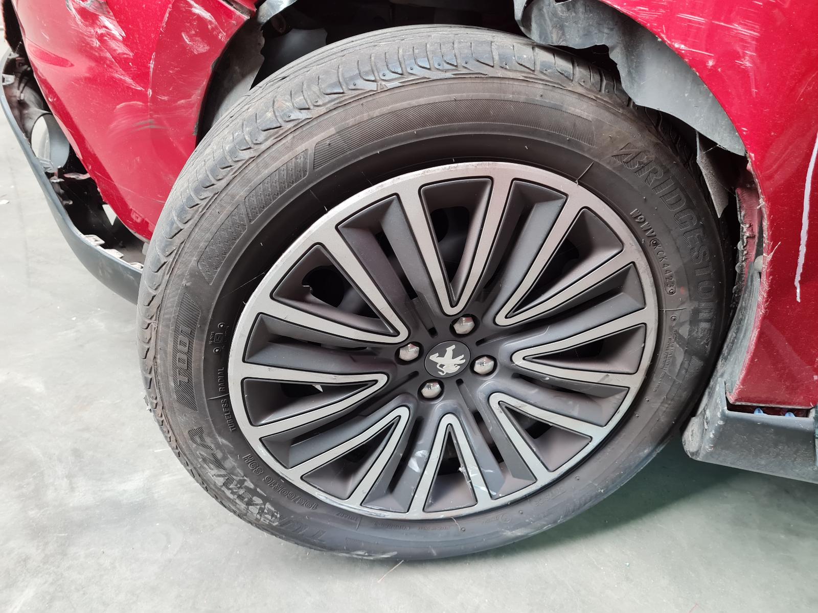 PEUGEOT 2008 cross over