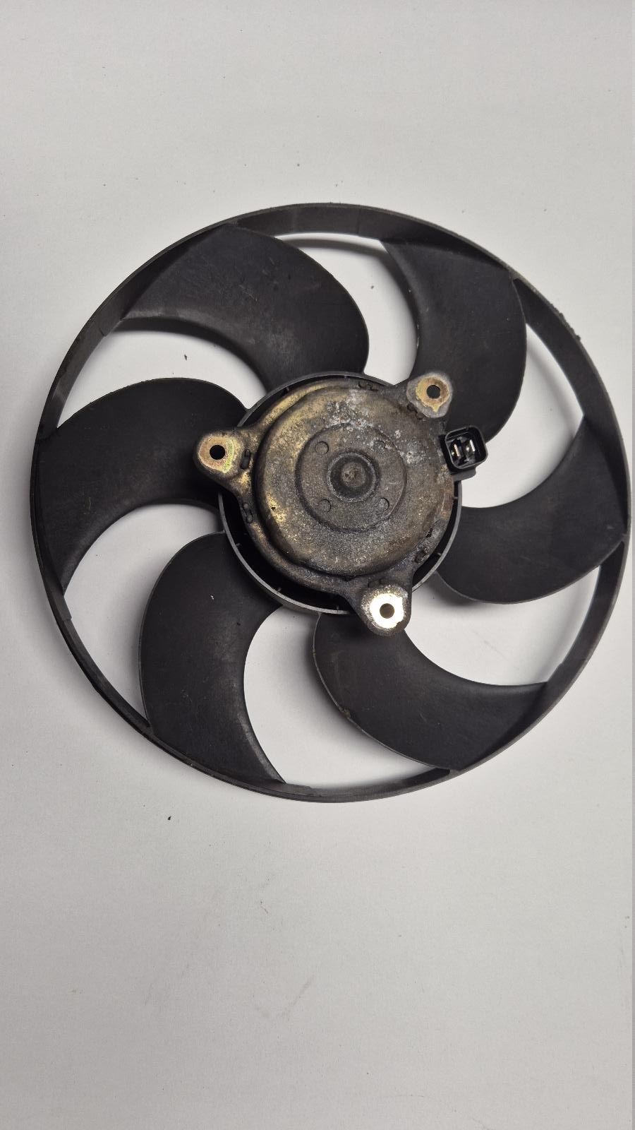 MOTOR MET BLAD KLIP BEVESTIGD 125352 MET 125470