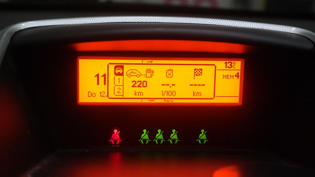 PEUGEOT 207 3DRS SEDAN