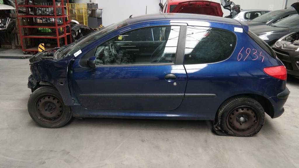 PEUGEOT 206 3 DRS SEDAN