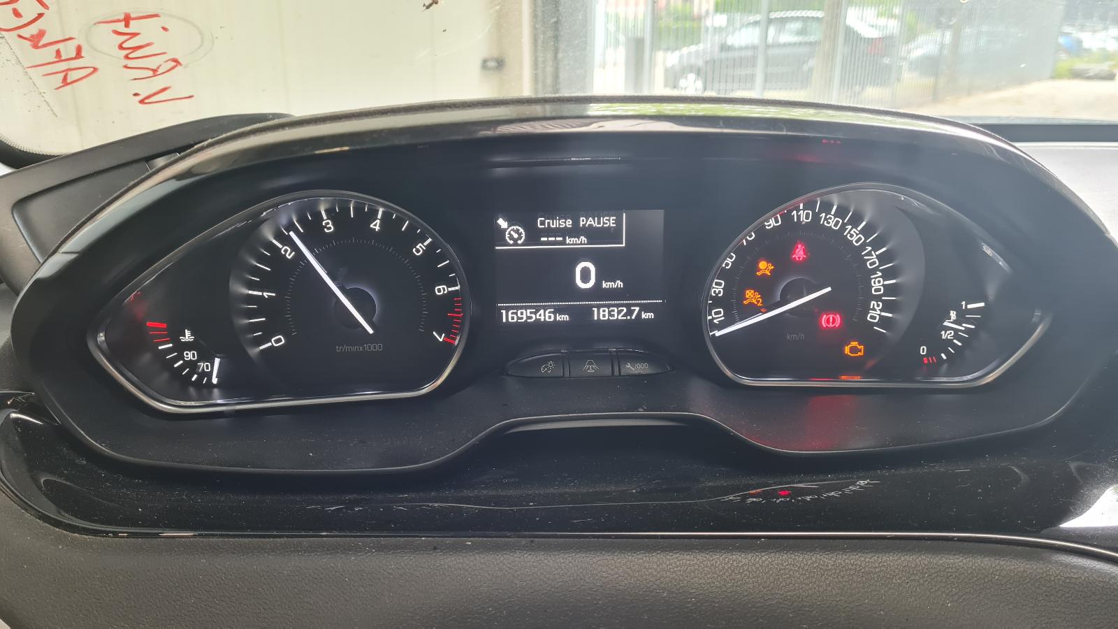PEUGEOT 208 5 DRS BERLINE