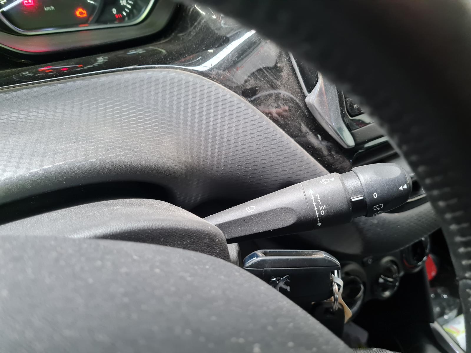 PEUGEOT 2008 cross over