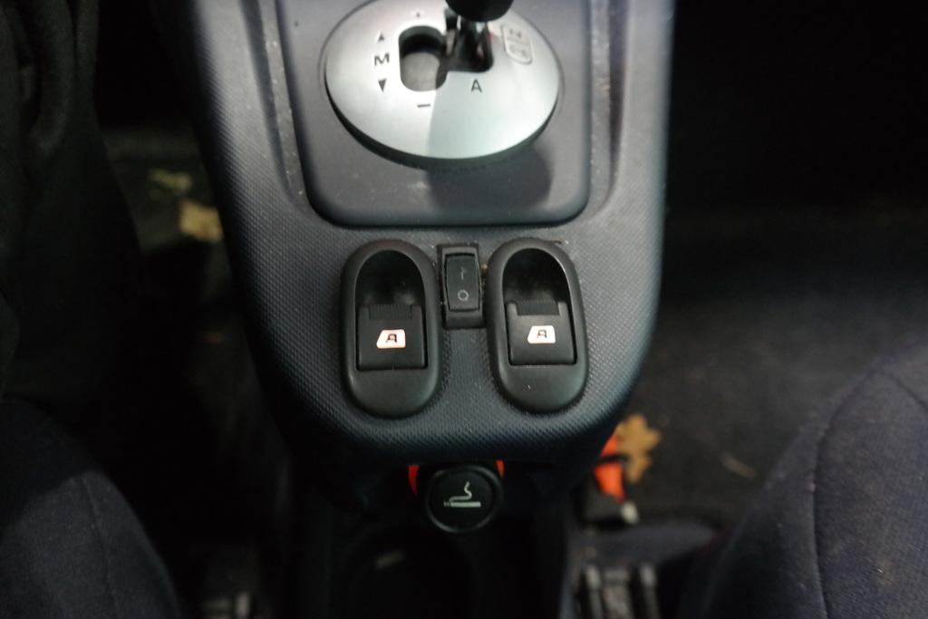 PEUGEOT 1007