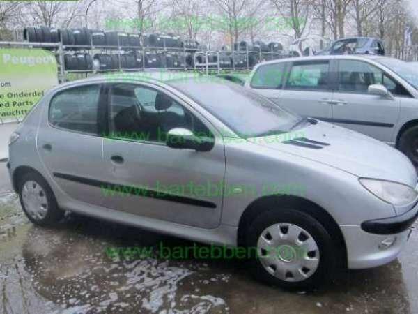 PEUGEOT 206 1.4 XT
