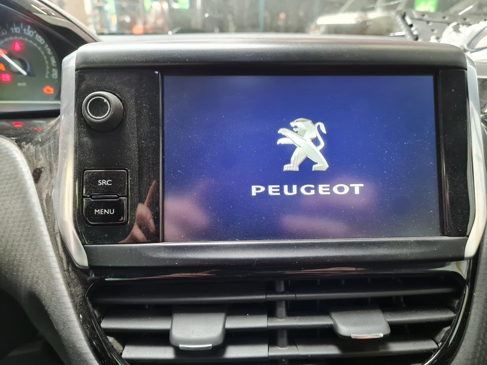 PEUGEOT 2008 cross over