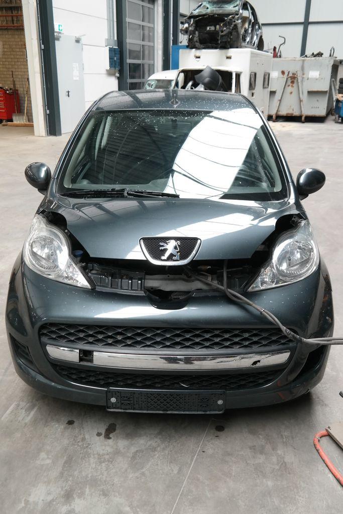 PEUGEOT 107