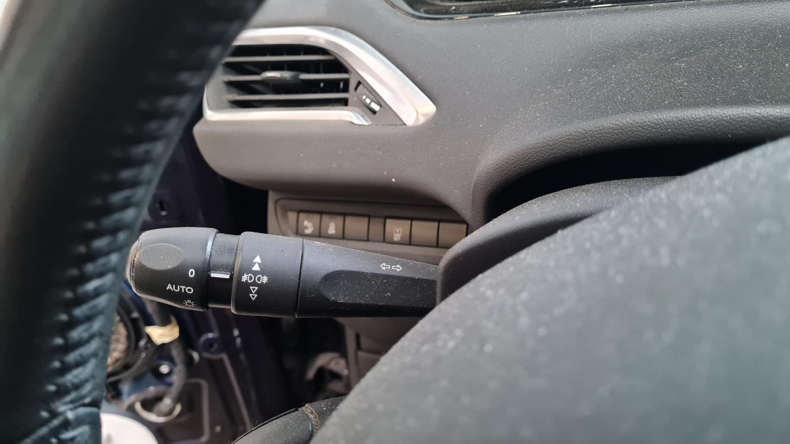 PEUGEOT 208 5 DRS BERLINE