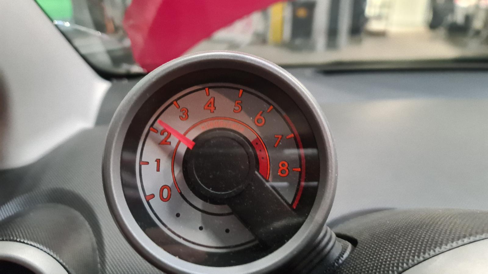 PEUGEOT 107 5 DRS SEDAN