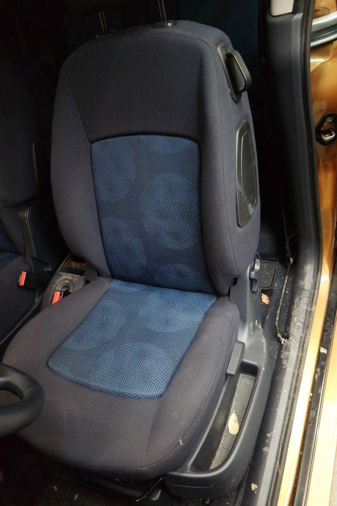 PEUGEOT 1007