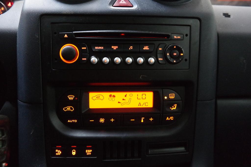 PEUGEOT 1007