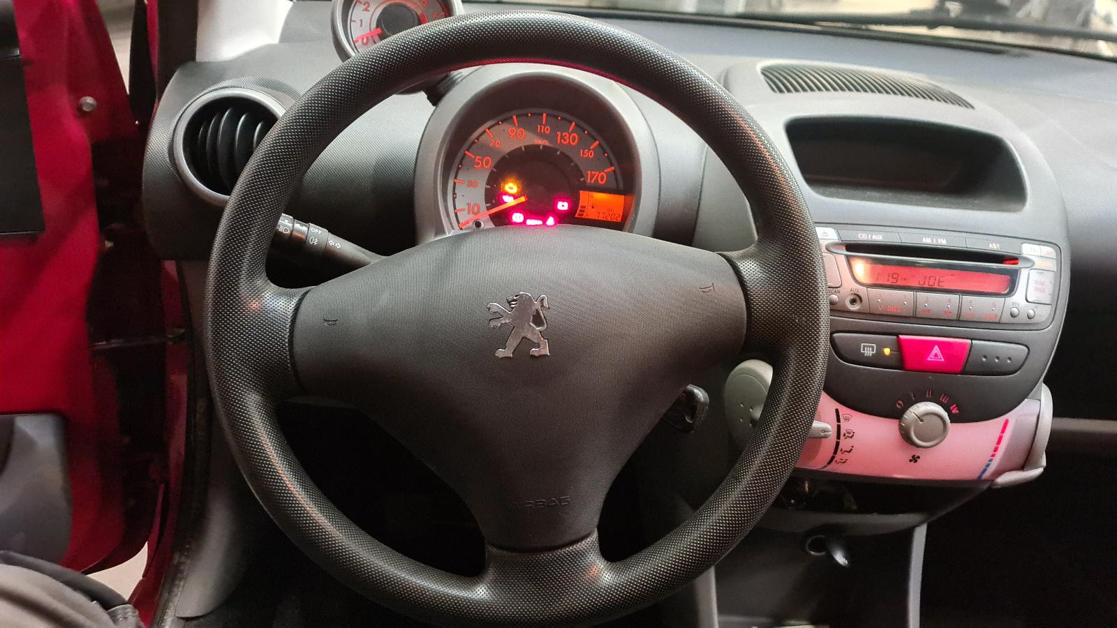 PEUGEOT 107 5 DRS SEDAN
