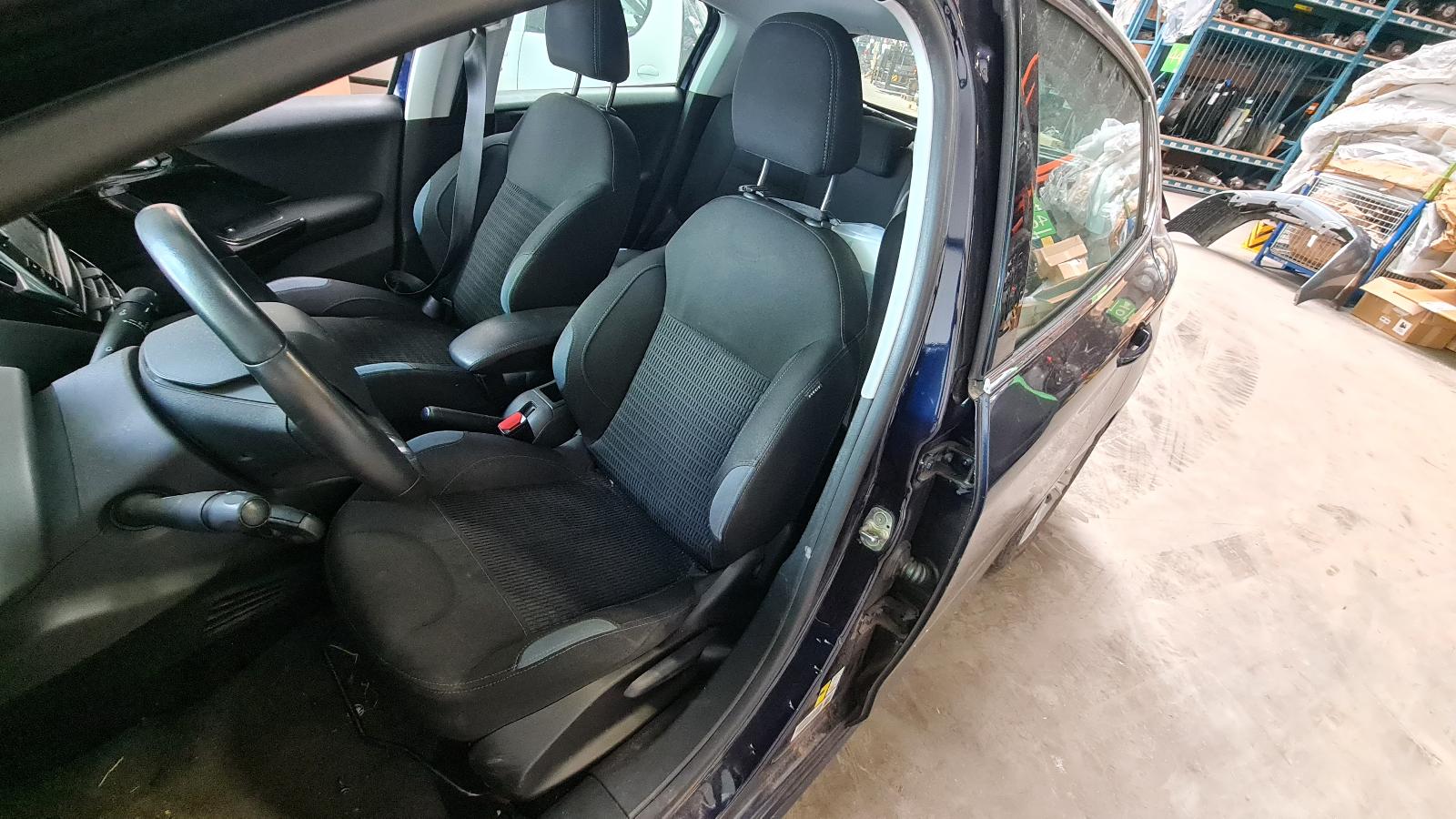 PEUGEOT 208 5 DRS BERLINE