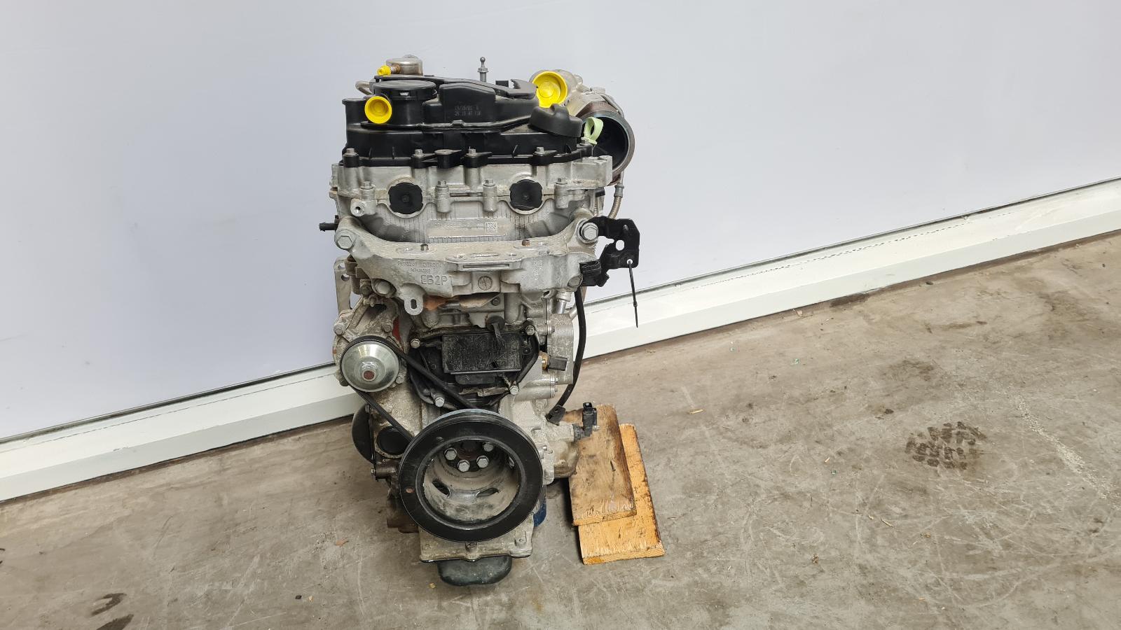HN05 MET GROENE PEILSTOK MET TURBO TYPE MET DUMPVALVE 9825982080 RP 9836081180 1654509180 MET BRANDSTOF POMP 9812133780 HN05 10XVAE 0046327 1627638180 1627638280