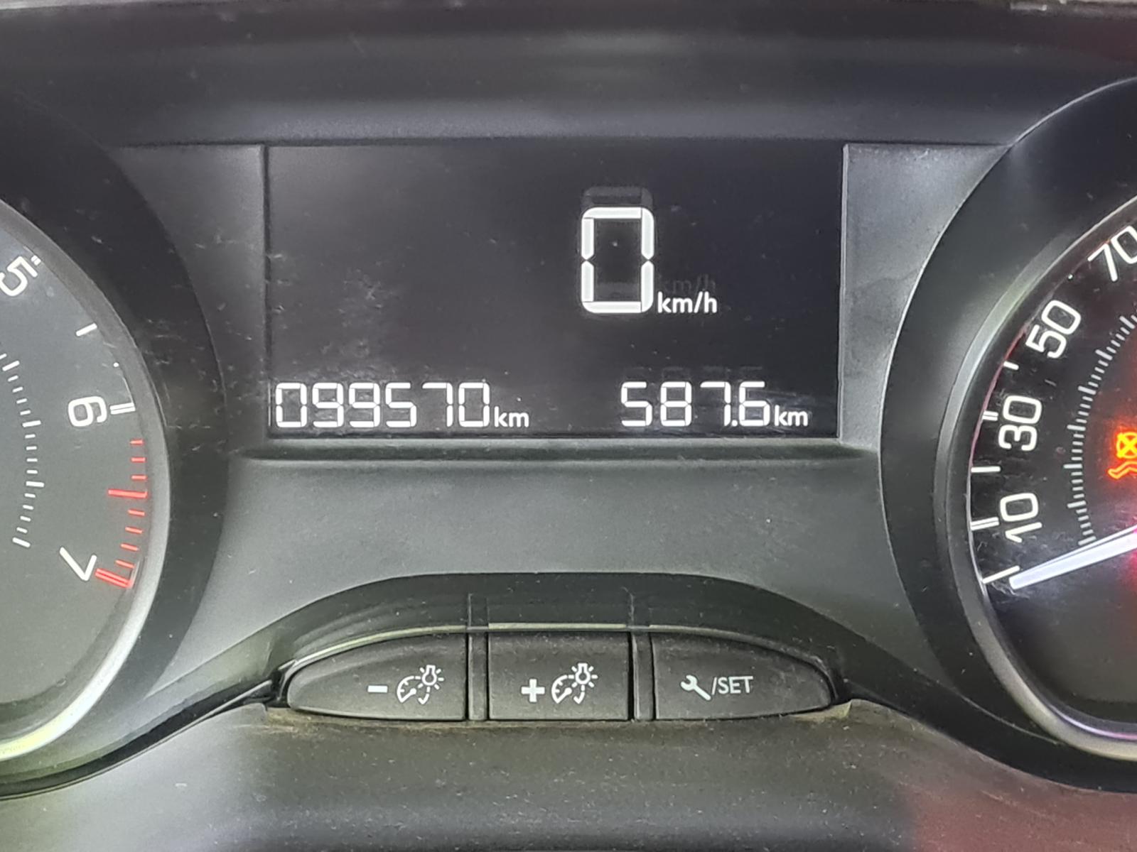 PEUGEOT 2008 cross over