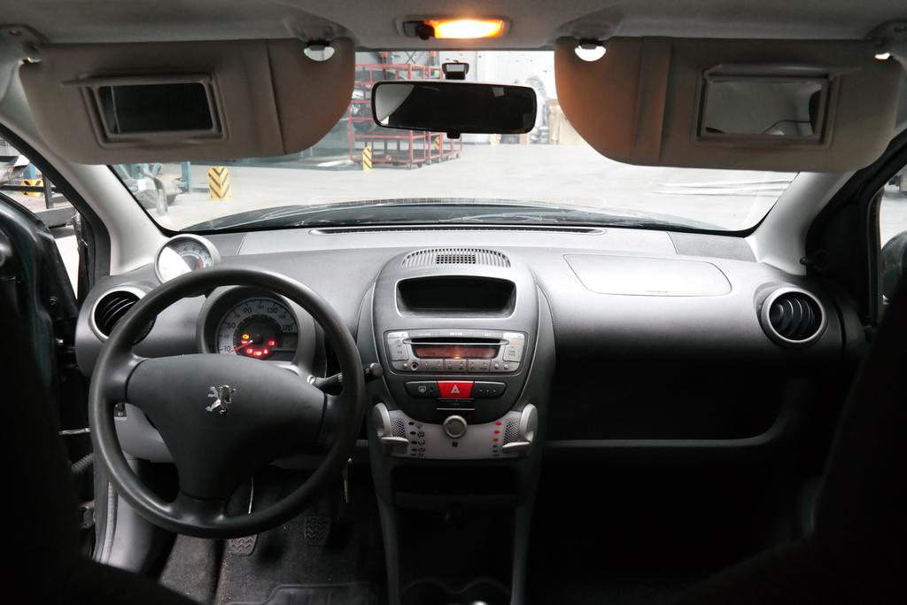 PEUGEOT 107