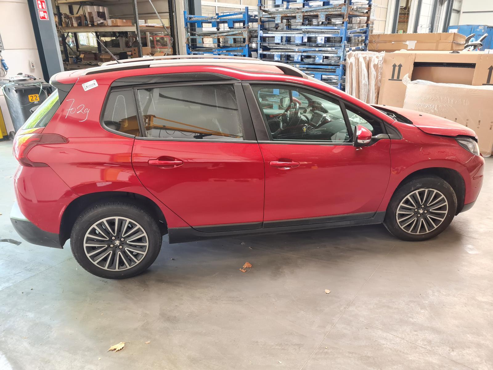 PEUGEOT 2008 cross over