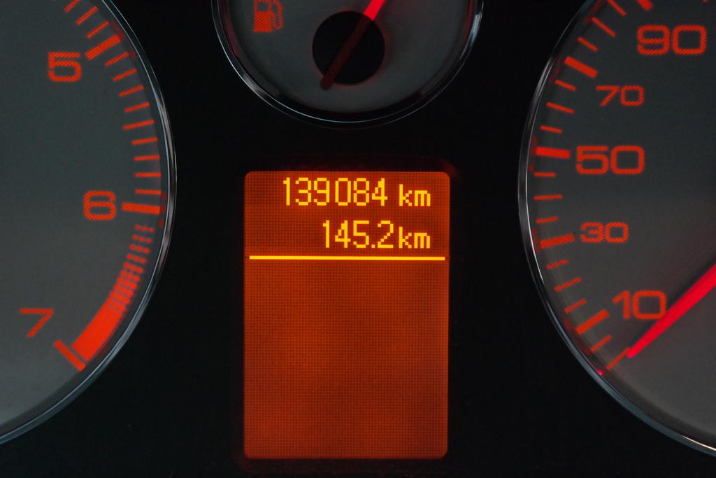 PEUGEOT 407 SEDAN B 2.0 16V