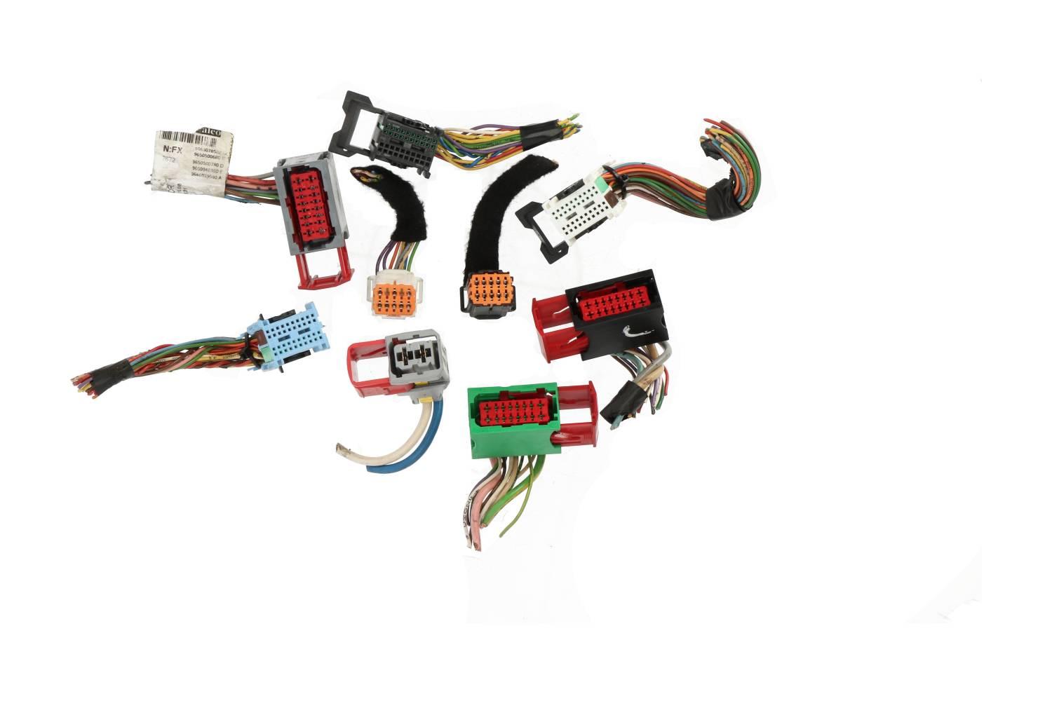 1940ZV 1942X1 1942X2 NFP 1942X0 NFP BSI 6580KH NFP 1660728480 NFP 6580KJ NFP ECU: SIEMENS VDO SID803A 5WS4042B-T SW 9662331580 HW 9655534080 ZONDER STEKKERS. BSI: JOHNSON CONTROLS 2004 H04-01 9663510480 MET STEKKERS. MET CONTACTSLOT EN SLEUTEL 4162FE