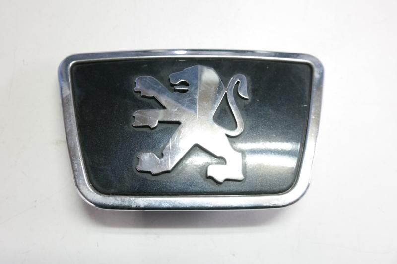 LOGO OP MOTORKAP/ COUPE/ ZIE 7810A4 NFP