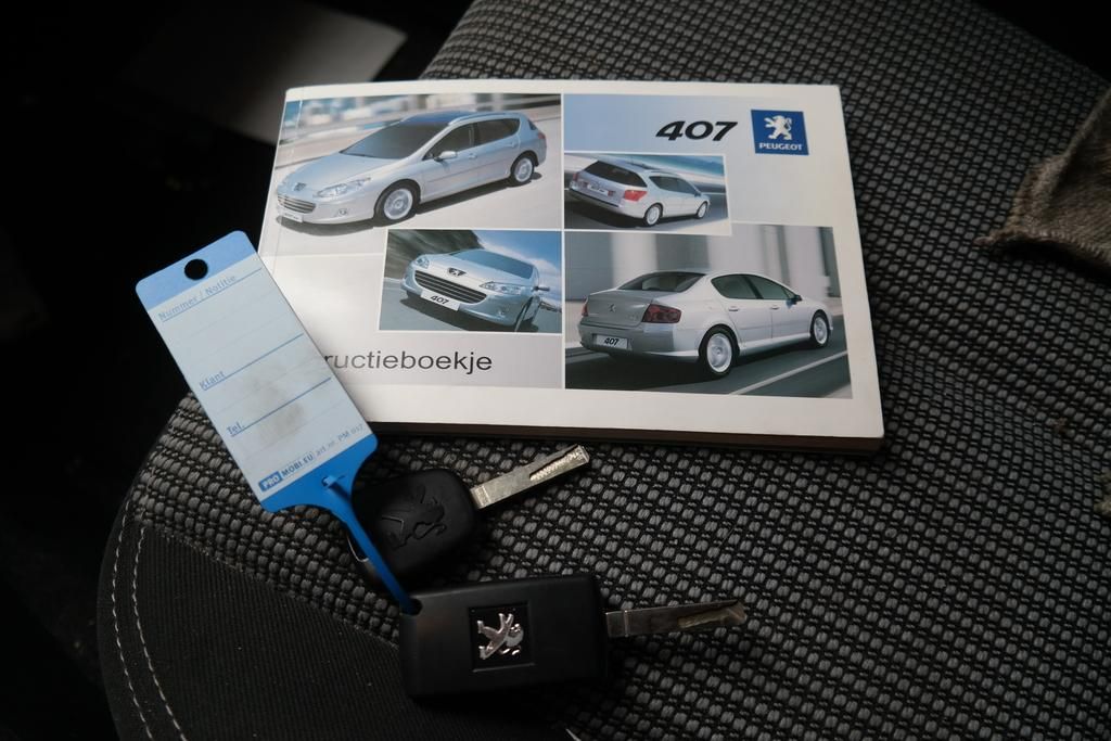 PEUGEOT 407 SEDAN B 2.0 16V