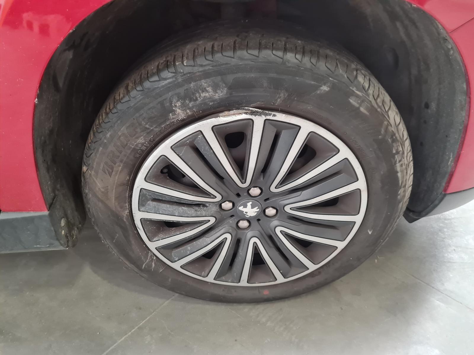 PEUGEOT 2008 cross over