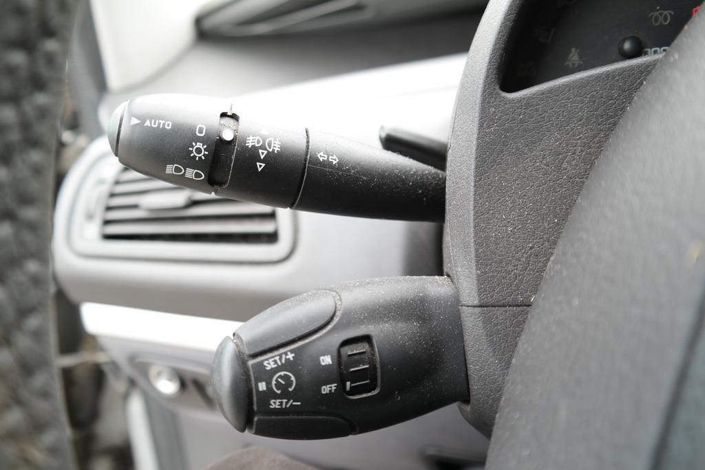 PEUGEOT 807